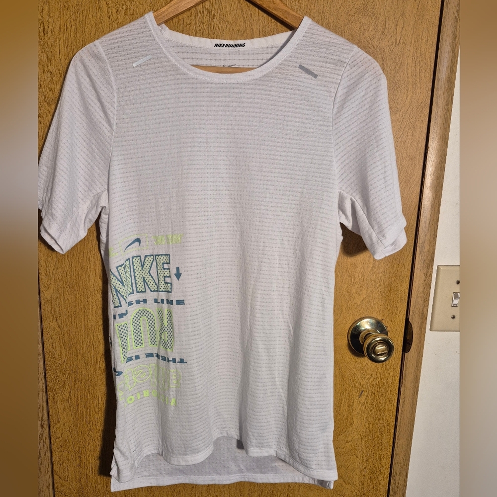 Nike White Graphic T-Shirt